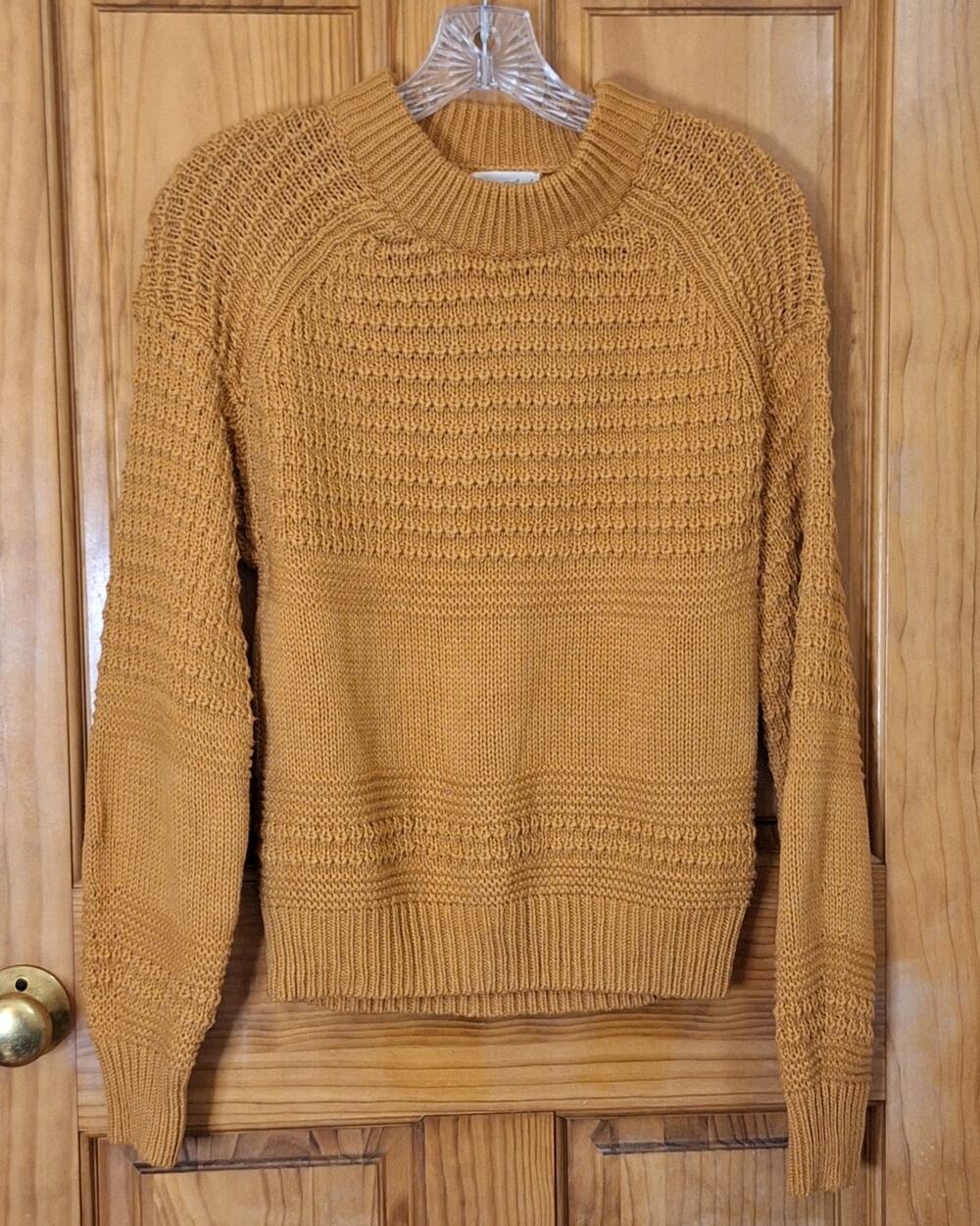 Universal Thread Sweater Women's XS Yellow Ochre Minimalist Neutral Classic